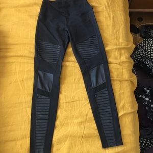 Alo black motto leggings